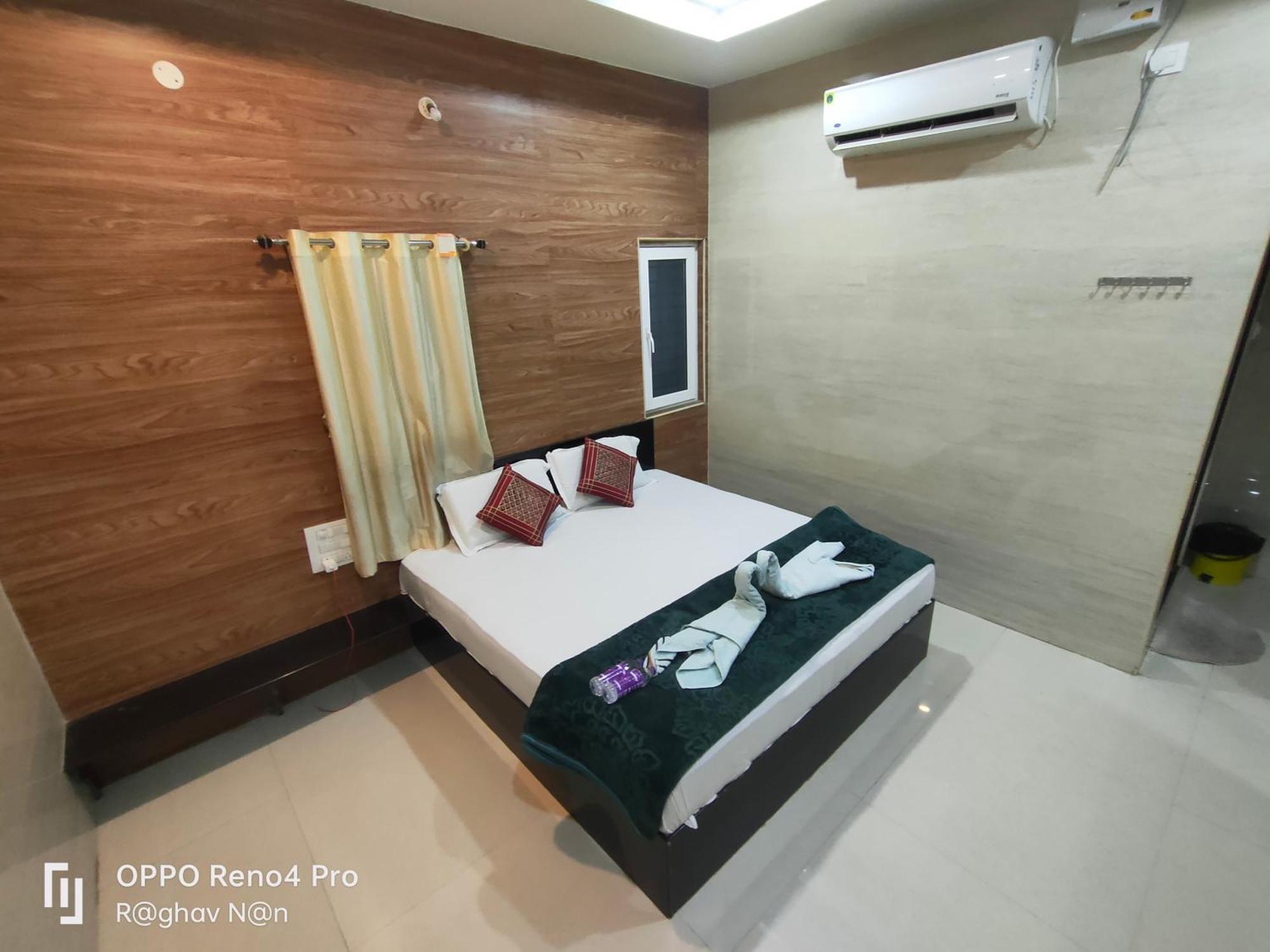 Kamala Sadana Lodge Mādhavaram Esterno foto